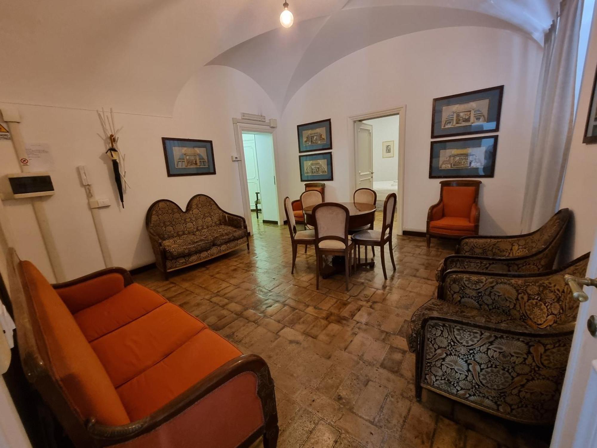 Luxury 2 Bedroom Apartment In The Heart Of Roma Exterior photo